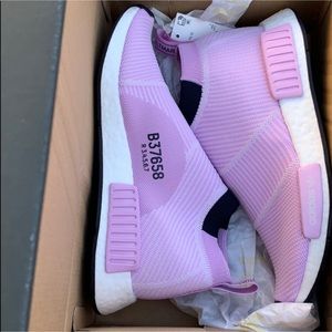 New Genuine pink lavender nmd sz 10.5 11 11.5
